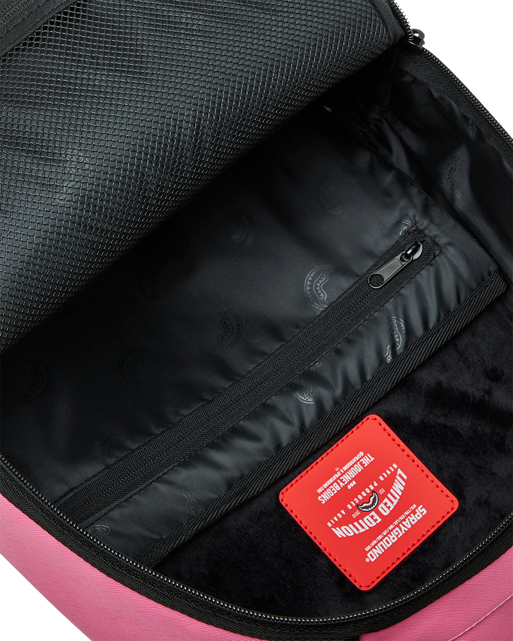 SHARK CENTRAL (PINK) BACKPACK (DLXV)