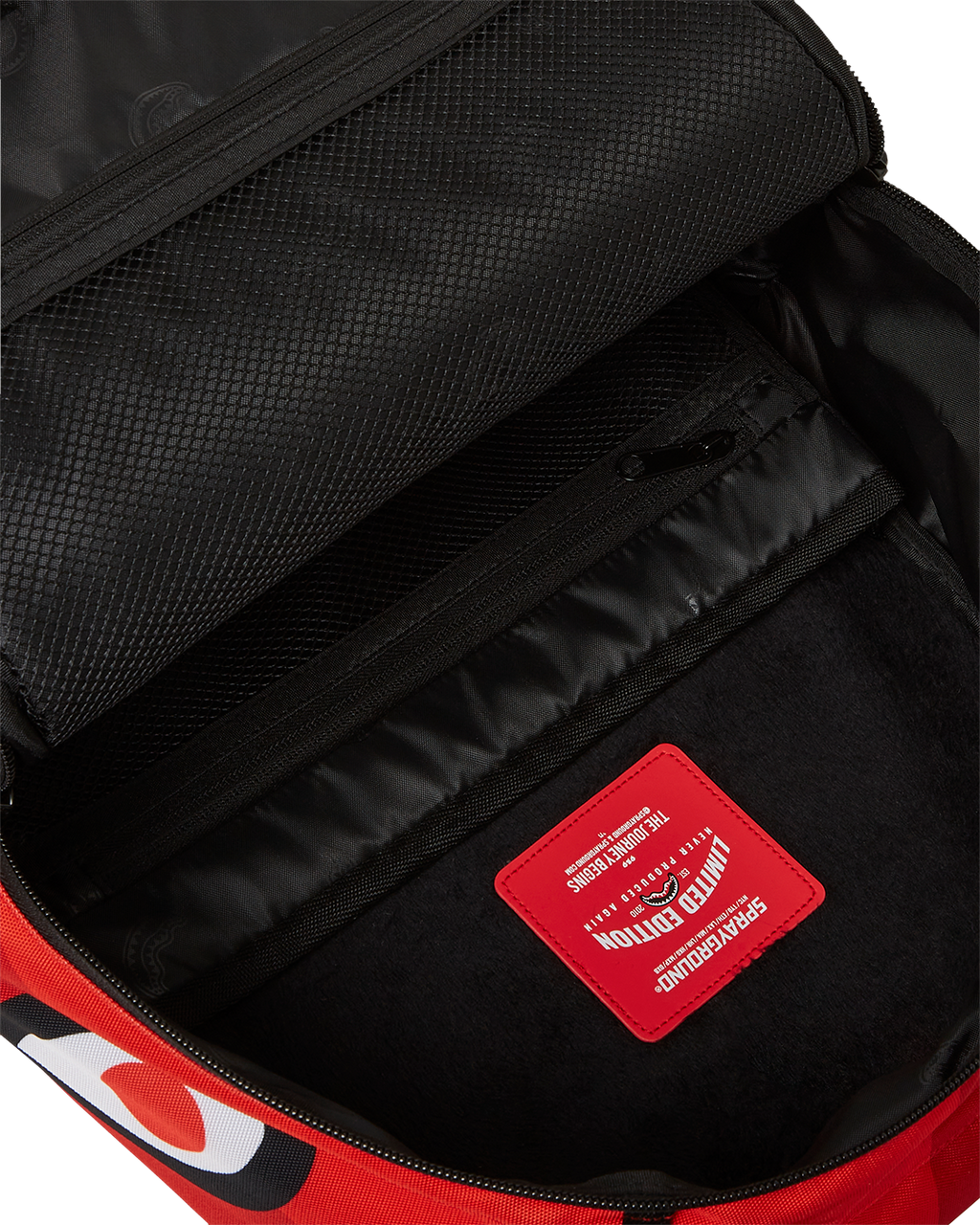 LOONEY TUNES SHARK RUN DLXSR BACKPACK