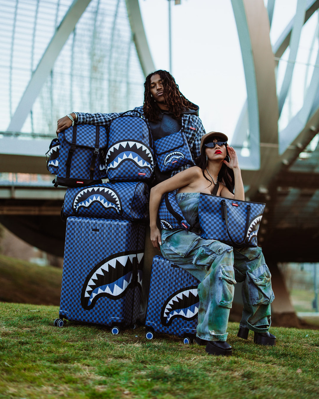 MIDNIGHT MAGIC SHARKS IN PARIS TOTE